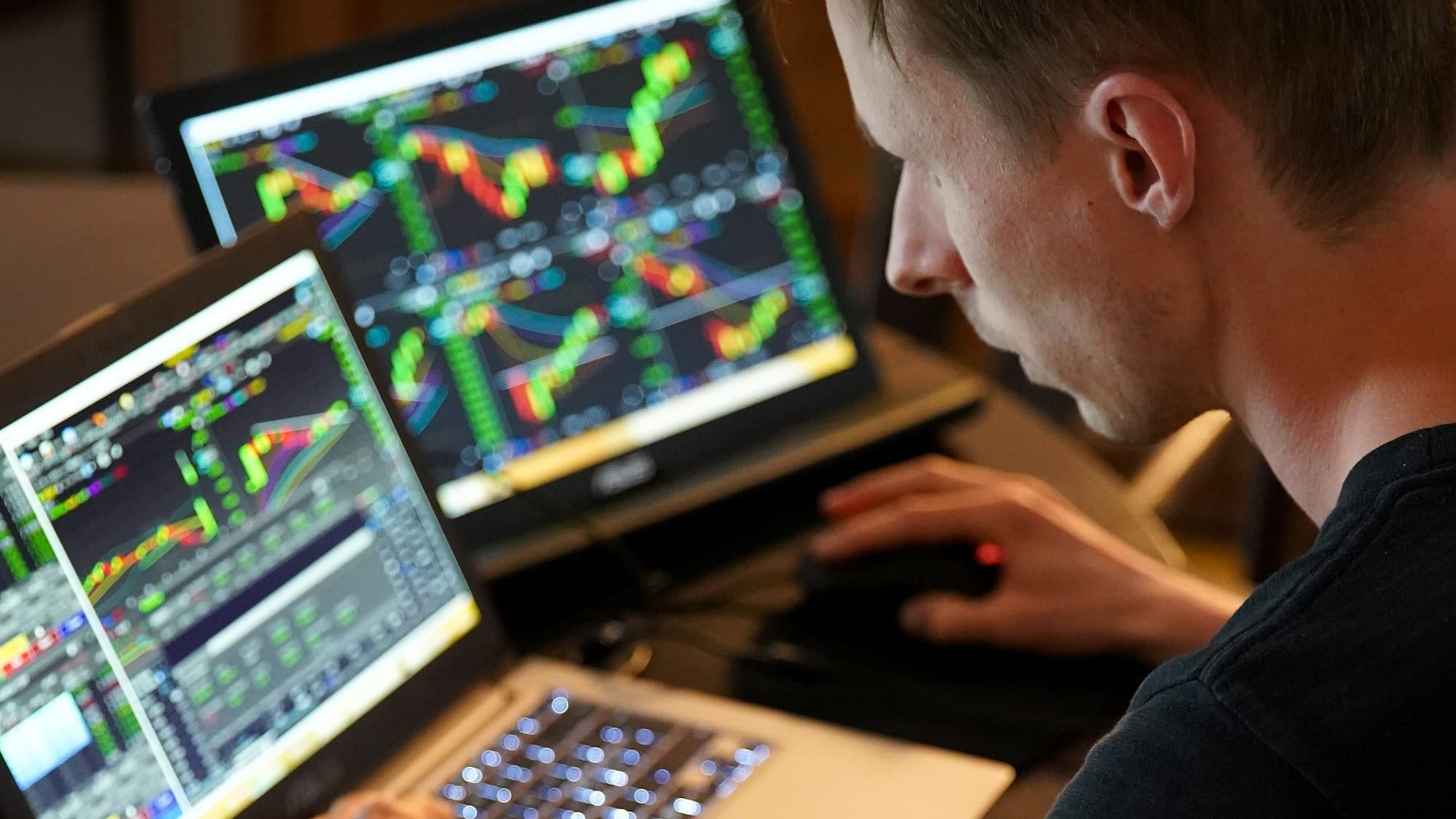 How to Transition from a Part-Time Day Trader into a Full-Time Investor