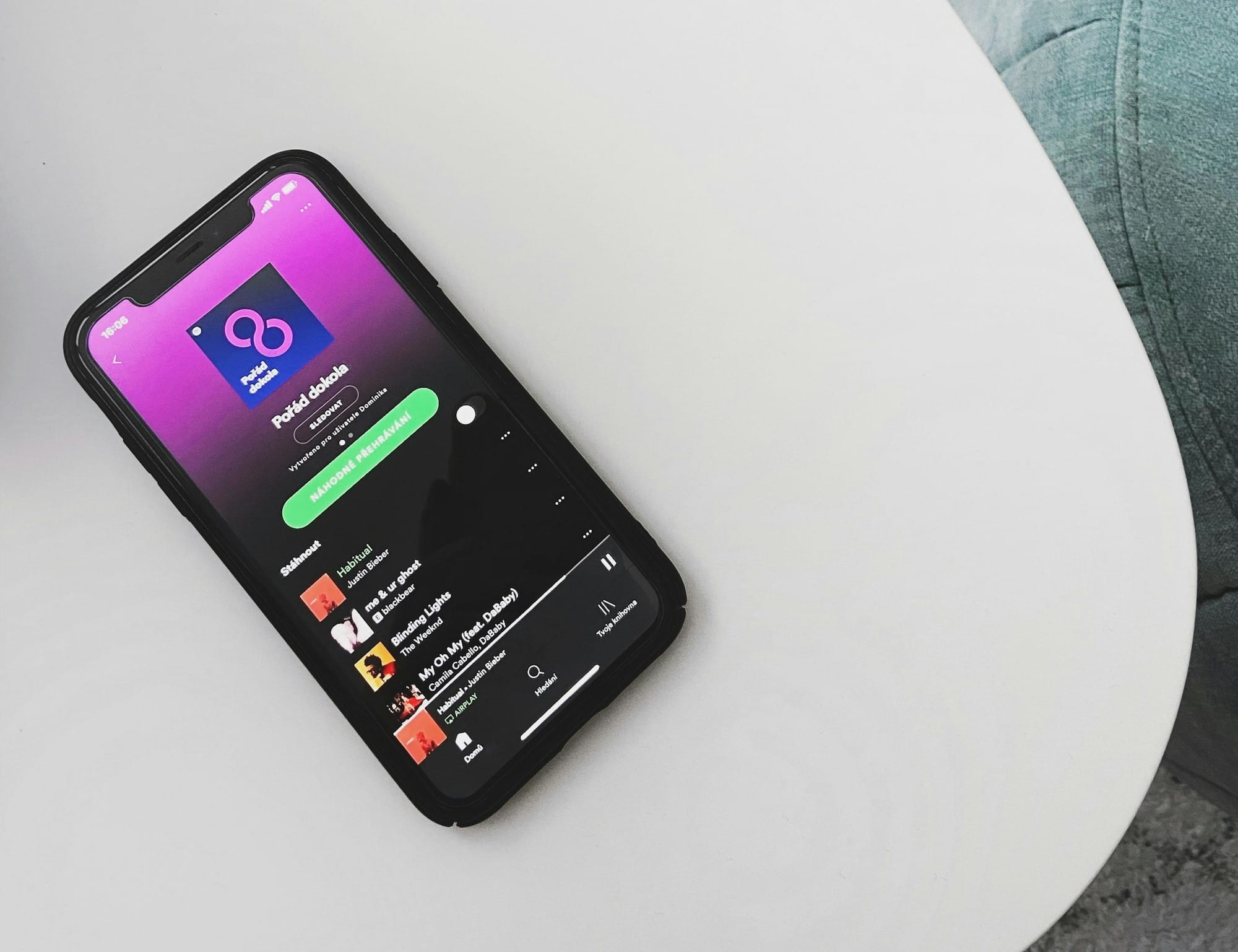 How to add and remove songs from Spotify playlist