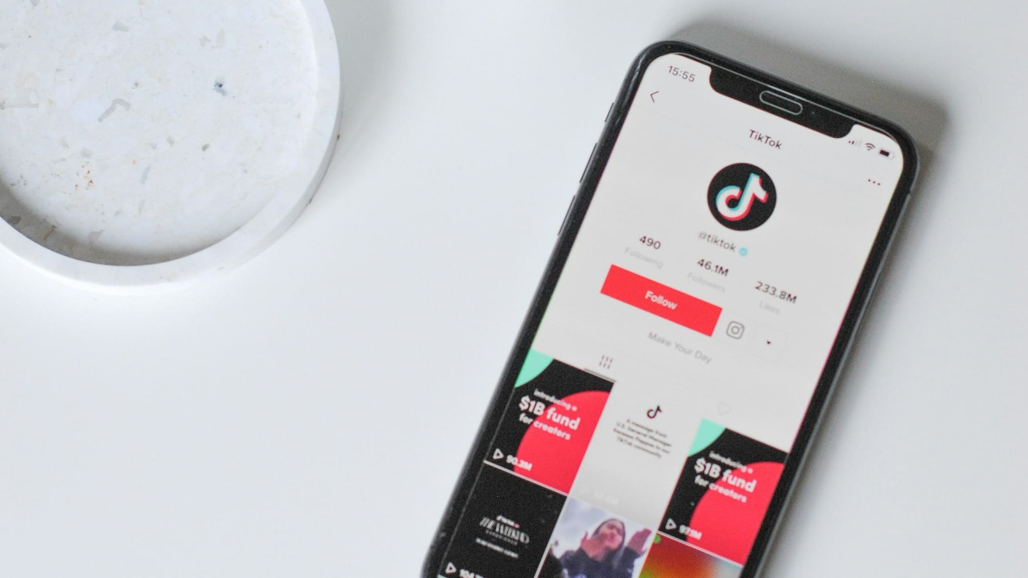 TikTok Begins Testing In-App Group Chat Functionality