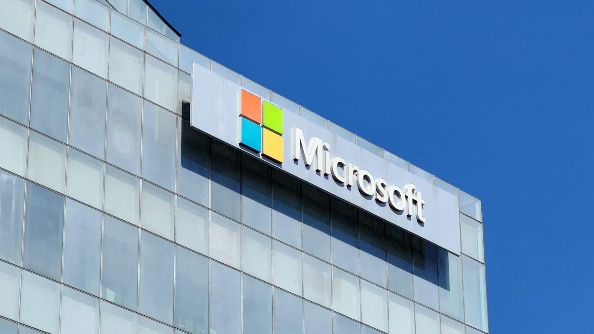 Microsoft accuses Google of desperate anti-competitive tactics