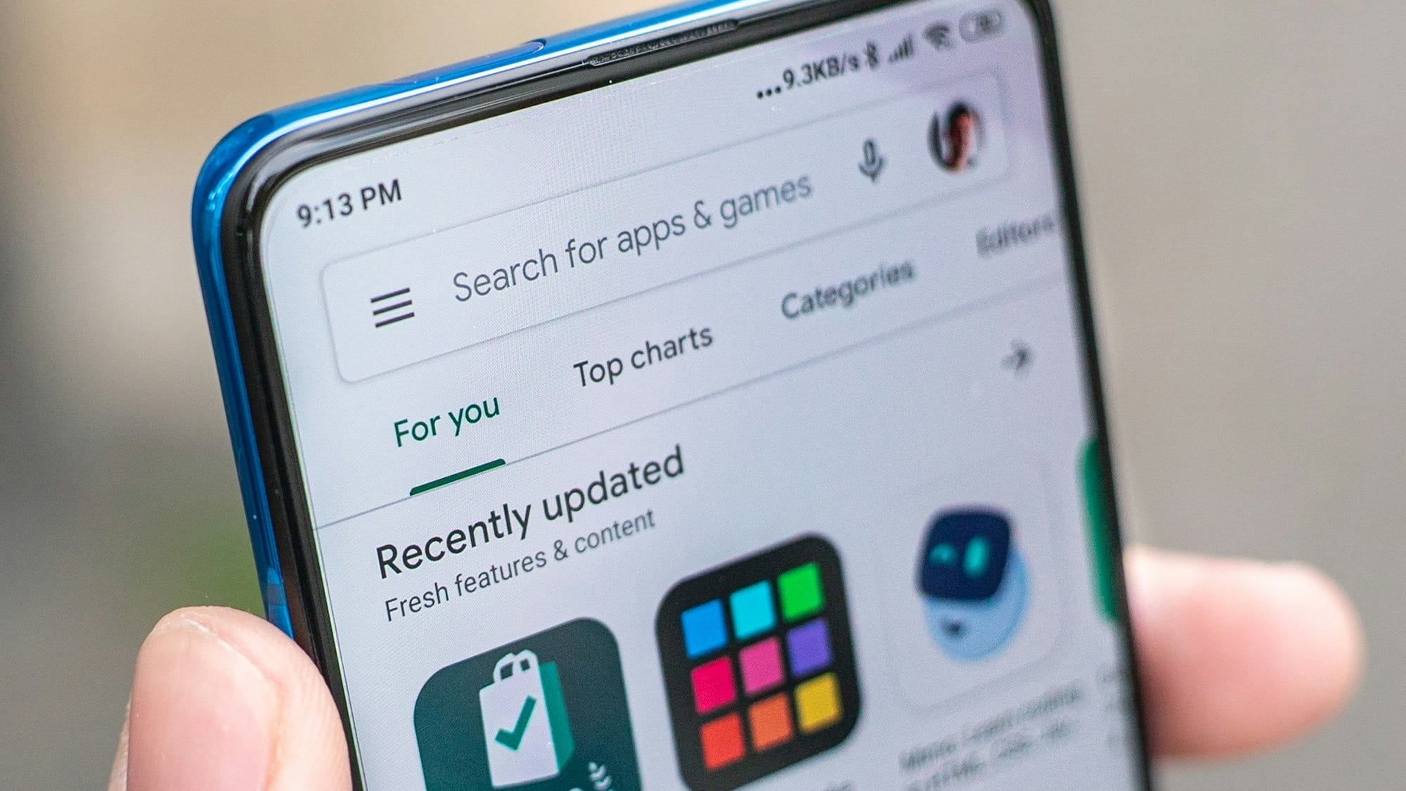 Google Play Store reportedly working on a new 'Smart Download' feature to help resume interrupted downloads