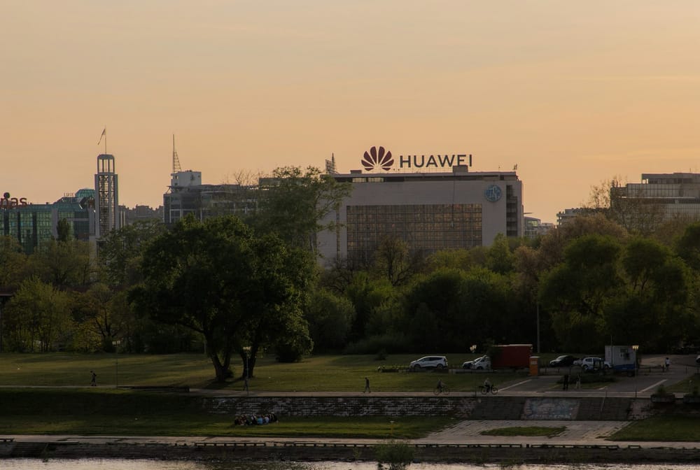 Huawei gears up to unveil its tri-fold phone post image